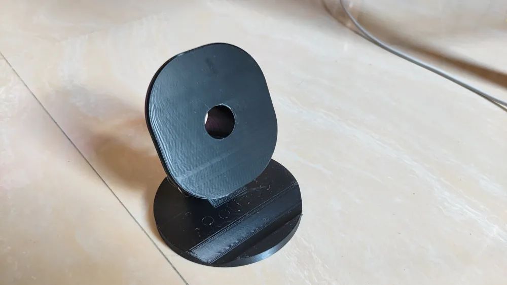 Inclined disc cell phone holder, photo 5 of 5 - Inclined disc cell phone holder Household
