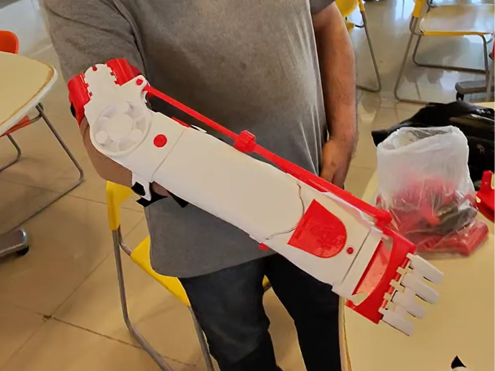 Atomic Lab - Right Arm • Scale 100% + Connectors