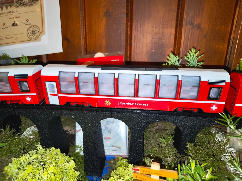 Bernina Express, photo 3 of 5 - Bernina Express Household