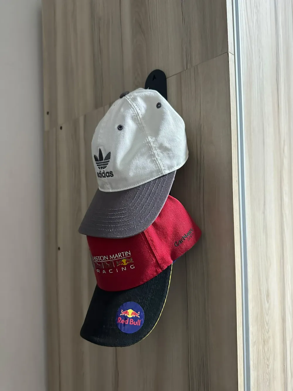 soporte de gorras, photo 2 of 3 - soporte de gorras Household