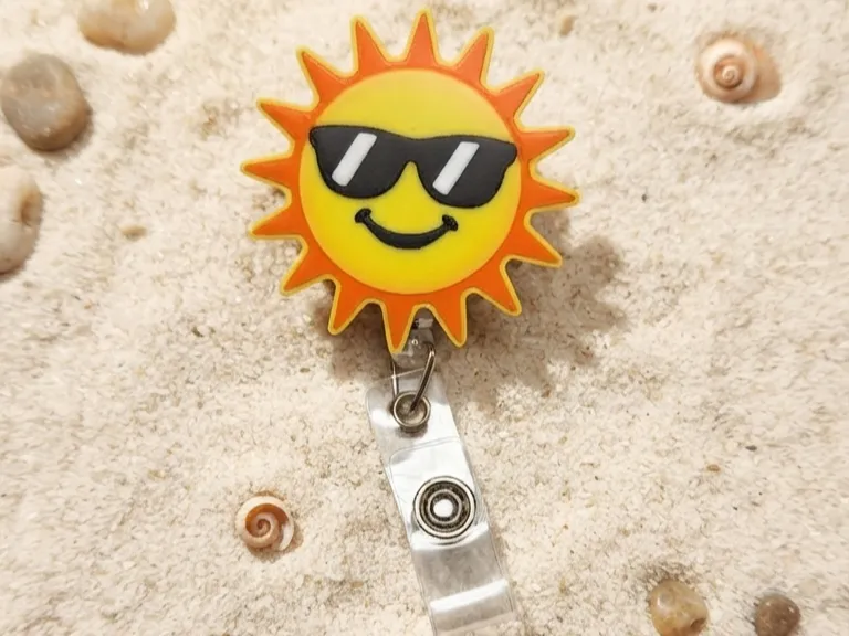 Cool Sun with Sunglasses Badge Reel Face/Magnet