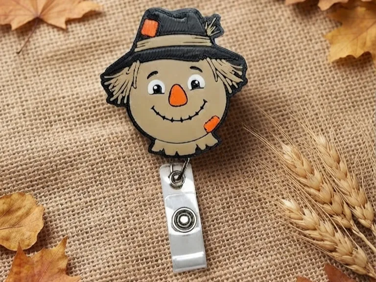 Cute Friendly Scarecrow Badge Reel Face/Magnet