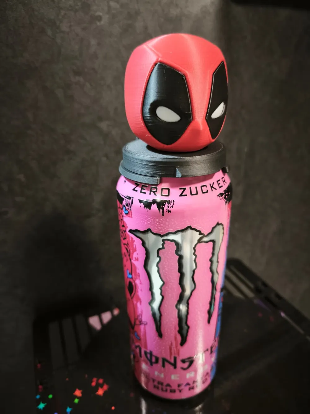 Deadpool Can Topper, photo 2 of 3 - Deadpool Can Topper Tools