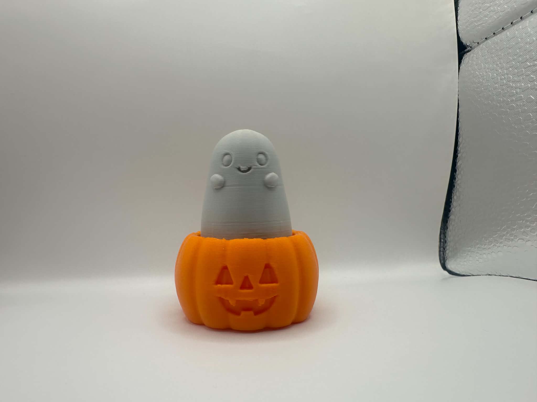 Ghost Pumpkin Clicker | Halloween Desk Fidget, photo 2 of 4 - Ghost Pumpkin Clicker | Halloween Desk Fidget Toys & Games