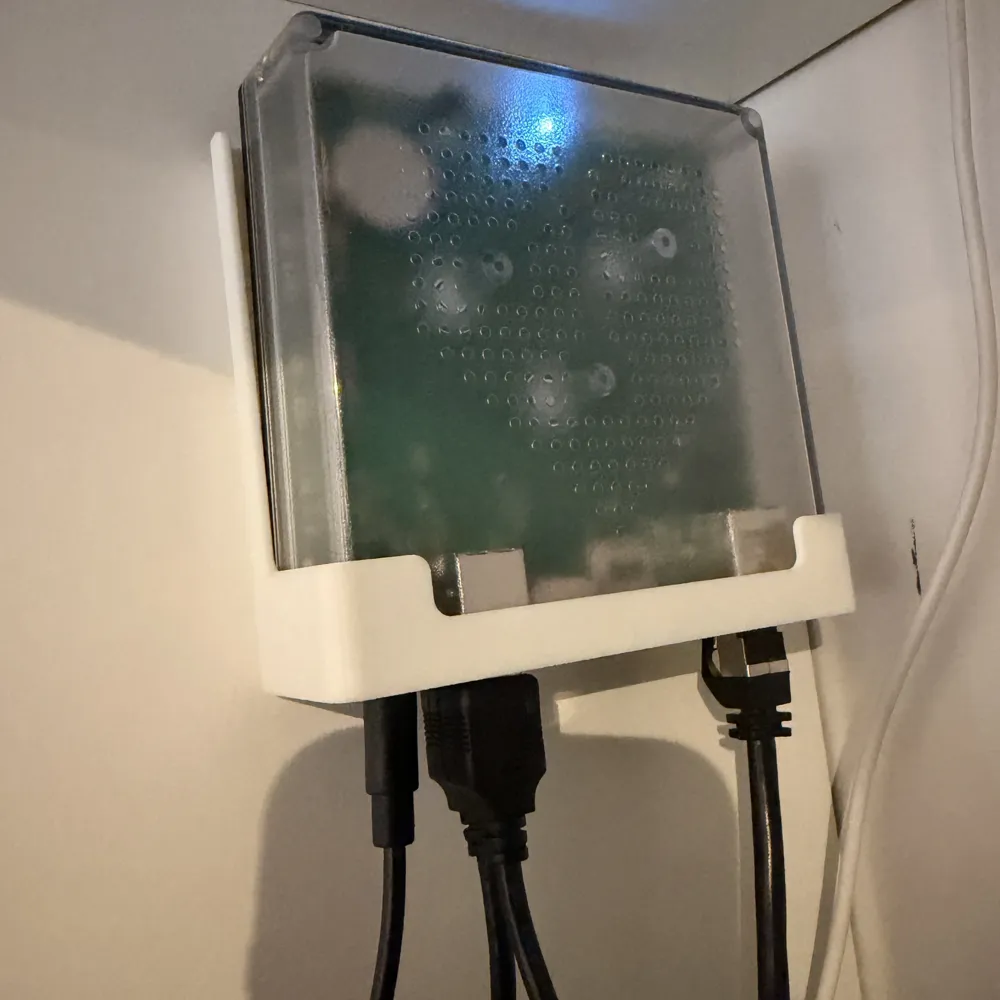 Home Assistant Green mounting bracket, photo 3 of 5 - Home Assistant Green mounting bracket Hobby & DIY