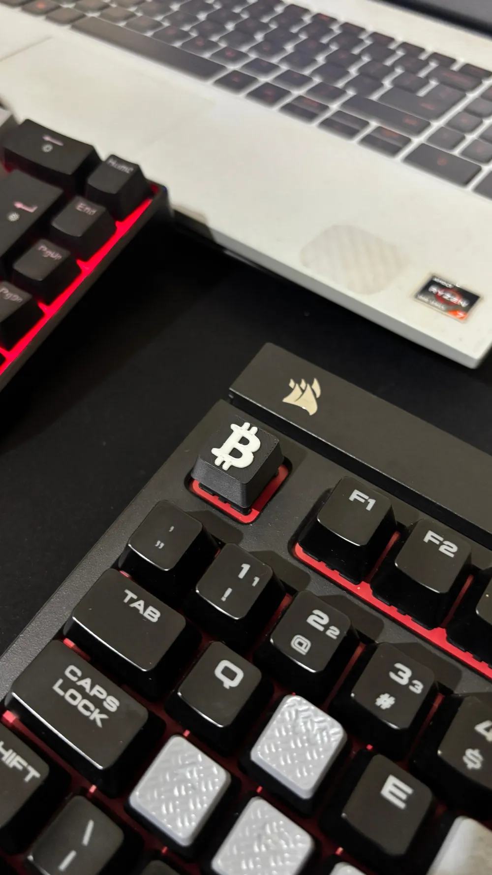 KEYCAP BITCOIN FOR MECHANICAL KEYBOARD, photo 2 of 5 - KEYCAP BITCOIN FOR MECHANICAL KEYBOARD Hobby & DIY