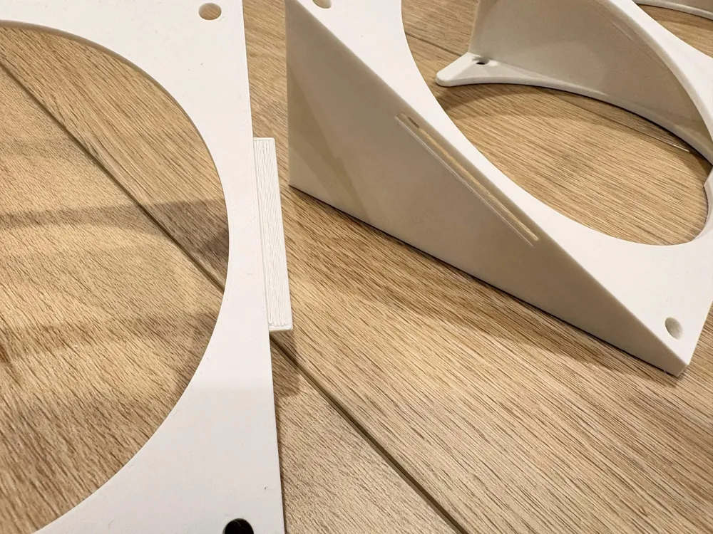 Lian Li 140mm and 120mm Uni Fan TL LDC Angle Mount, photo 4 of 4 - Lian Li 140mm and 120mm Uni Fan TL LDC Angle Mount Household