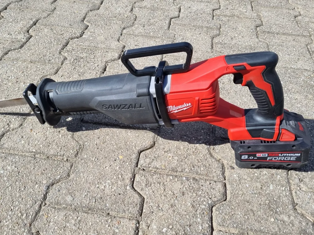 Milwaukee M18 Sawzall Ergonomic Carry Handle
