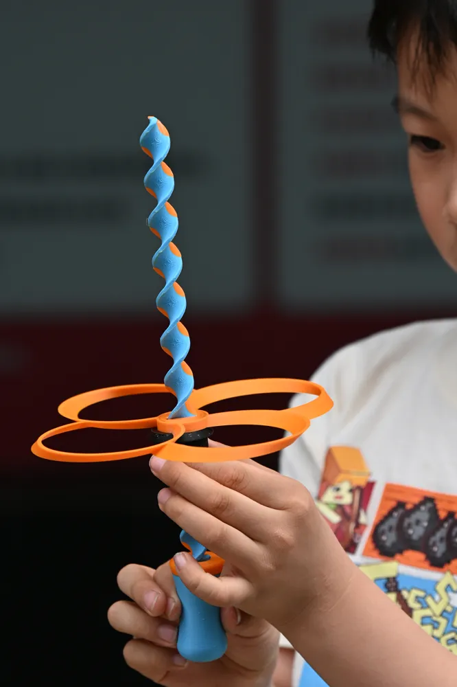 竹蜻蜓/飞仙子（亲子玩具）, photo 3 of 4 - 竹蜻蜓/飞仙子（亲子玩具） Toys & Games