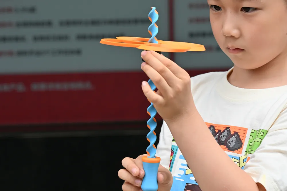 竹蜻蜓/飞仙子（亲子玩具）, photo 4 of 4 - 竹蜻蜓/飞仙子（亲子玩具） Toys & Games