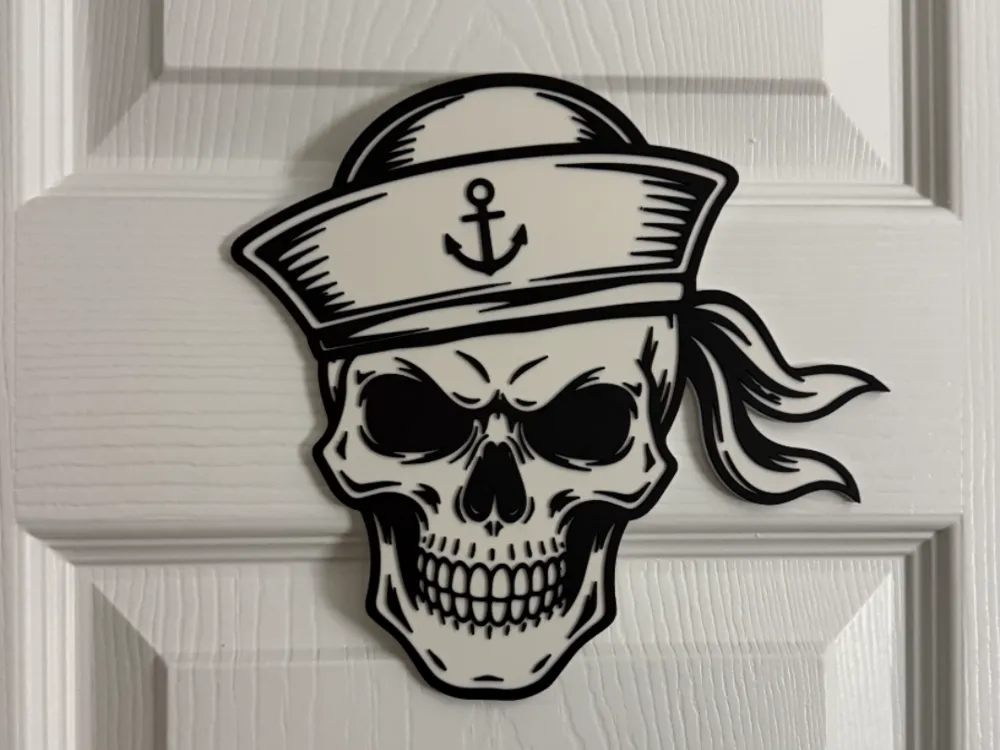 SKULL WITH SAILOR HAT WALL ART