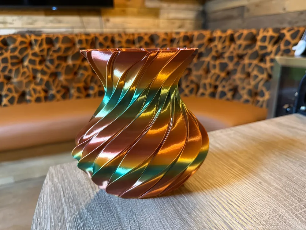 Spiralling Vase, photo 2 of 5 - Spiralling Vase Household