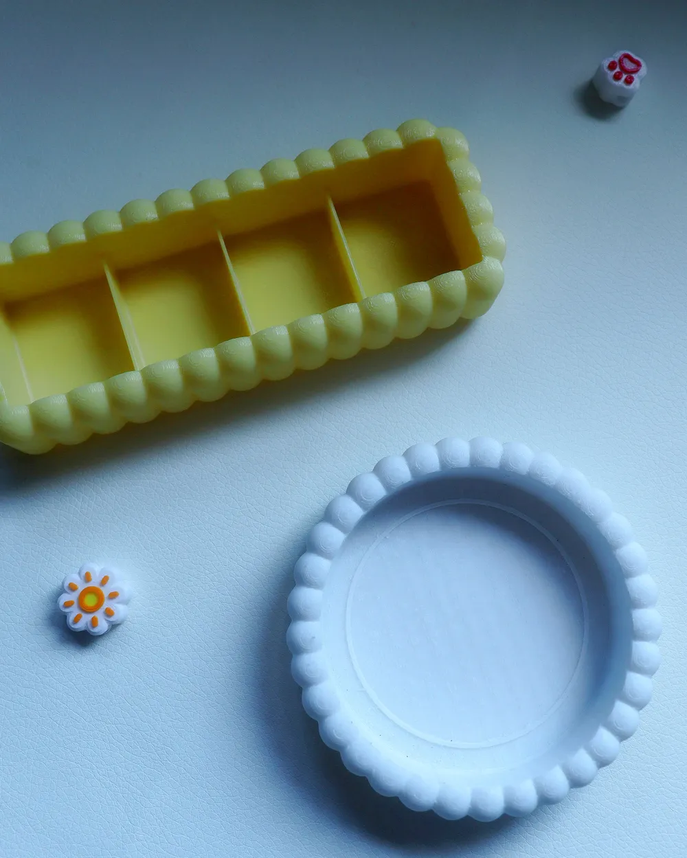 Tray Generator - Beaded & Bubble Box, photo 4 of 4 - Tray Generator - Beaded & Bubble Box Generative Art