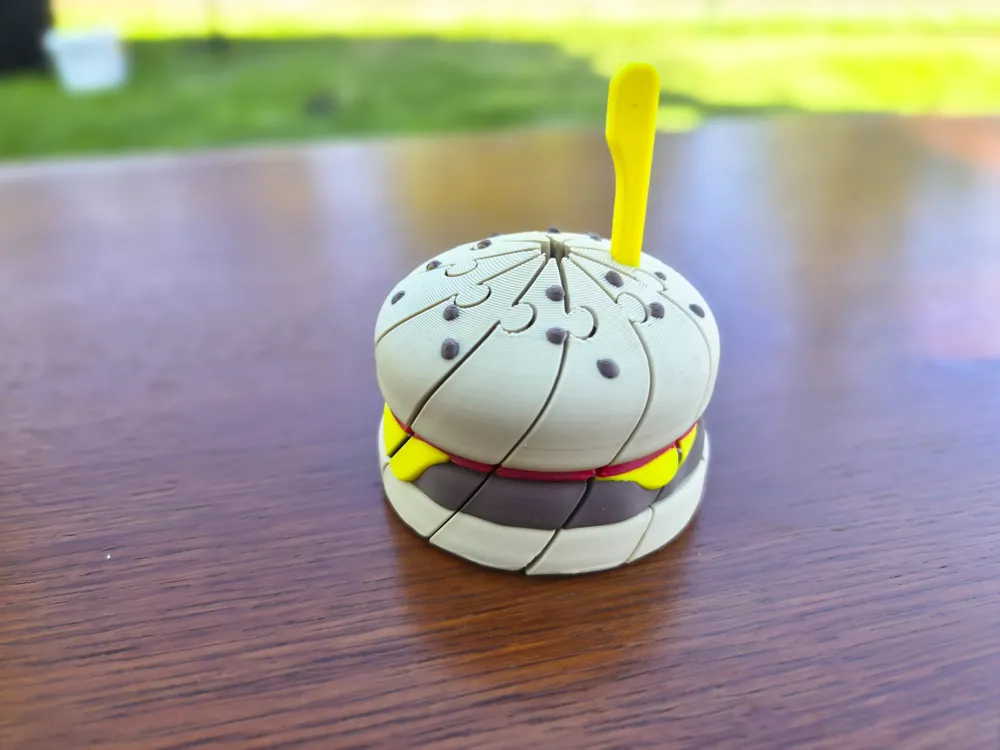 Twisted Burger Fidget, photo 2 of 3 - Twisted Burger Fidget Household